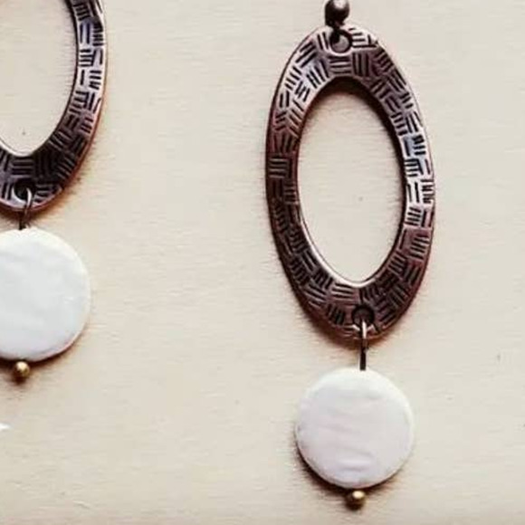 Genuine Shell Pearl Coin on Copper Etched Hoop Earrings - Picture 3 of 3